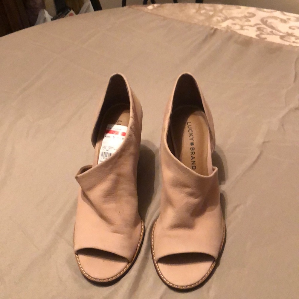 Women’s shoes